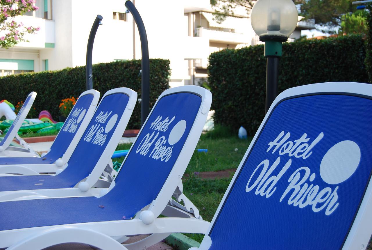 Hotel Old River Lignano Sabbiadoro Bagian luar foto
